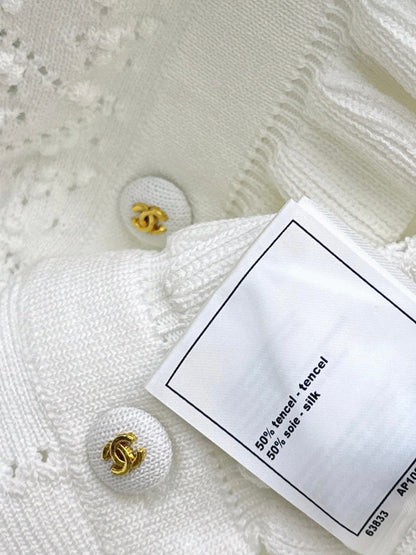 26SS NEW Ruffled Edge Design 3D Crochet Knit Sweater