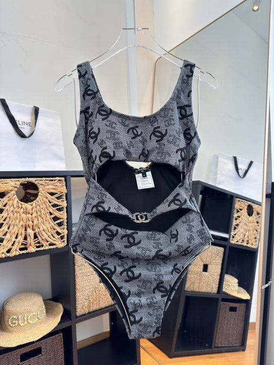 26SS NEW One-Piece Swimsuit 😍