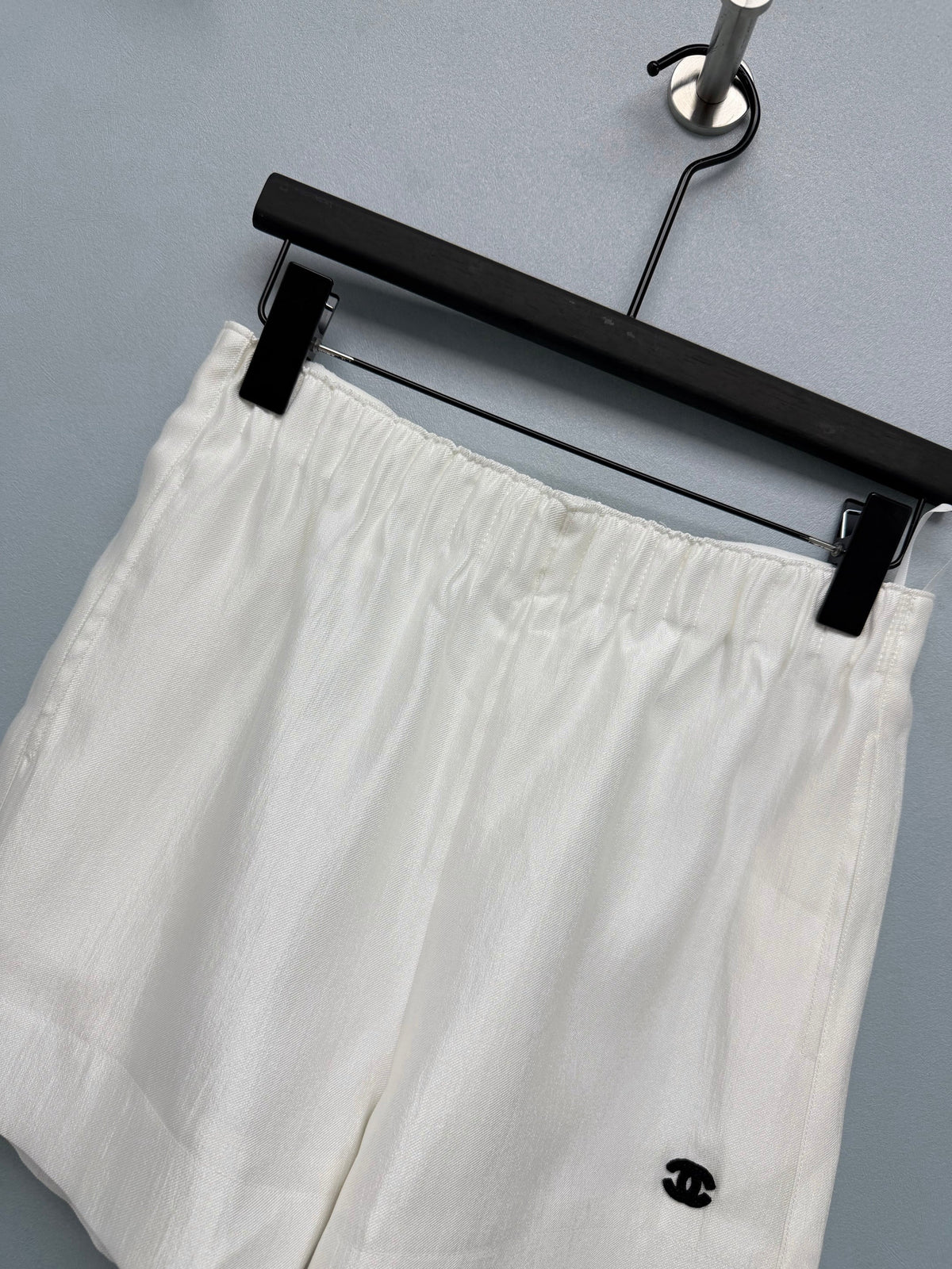 26SS NEW Satin Elastic Embroidered Shorts