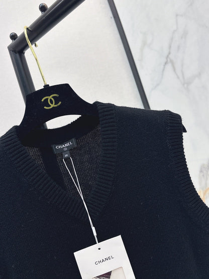 26FW New Métiers d'Art Collection V-Neck Knit Vest 🖤