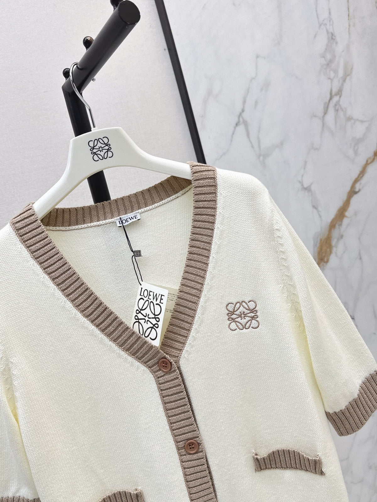26FW New V-Neck Short-Sleeve Knit Top 🤍