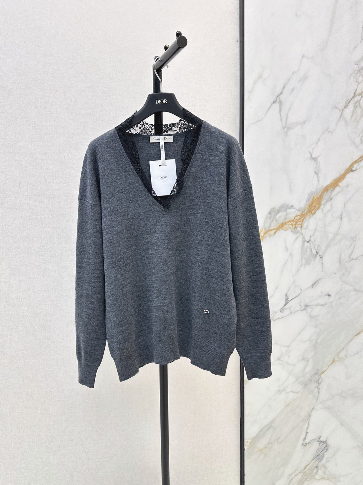 26FW New Cashmere Top with Lace-Panel V-Neck 🖤