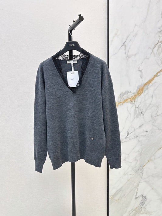 26FW New Cashmere Top with Lace-Panel V-Neck 🖤