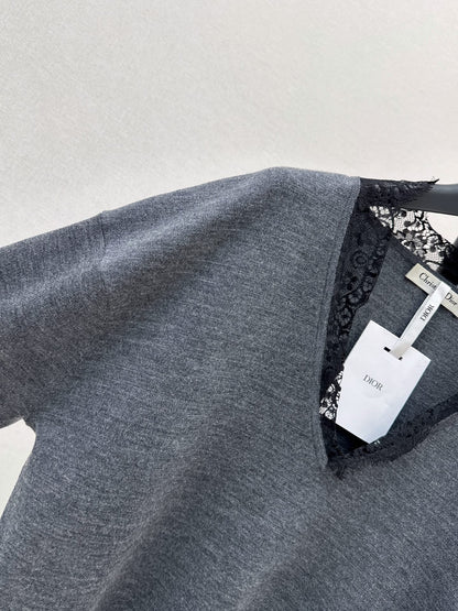 26FW New Cashmere Top with Lace-Panel V-Neck 🖤