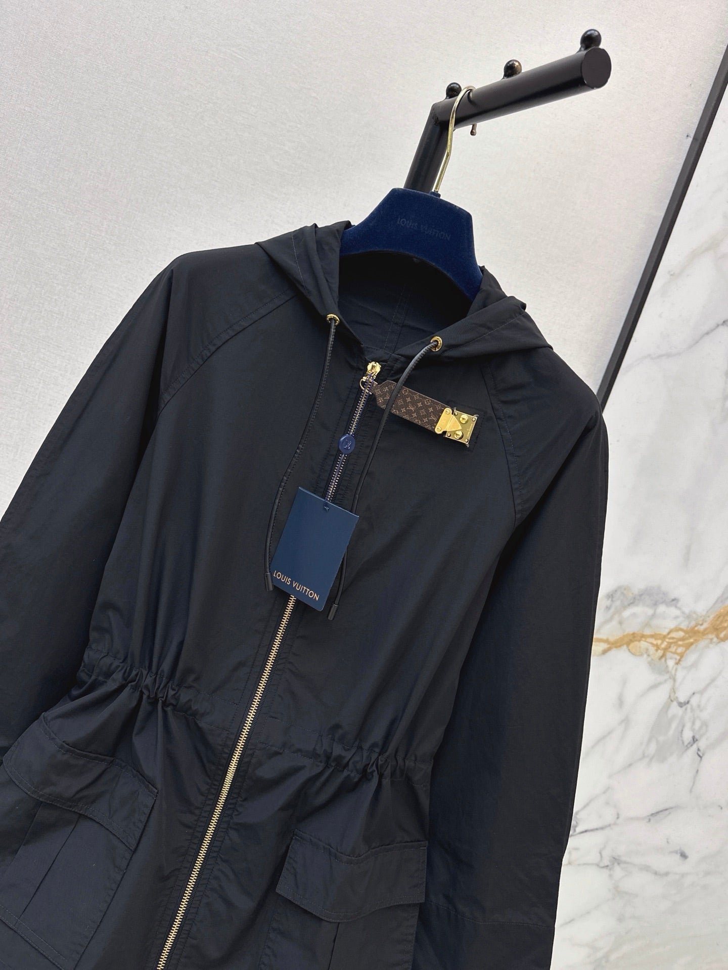 Louis Vuitton/26FW New Hooded Trench Coat with Leather Tab Detail 🖤