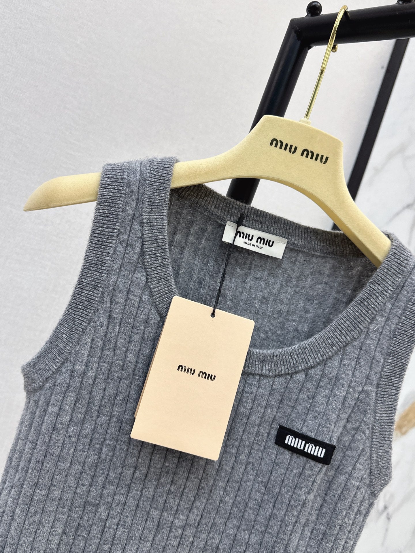 26FW New Wool Sleeveless Knit Vest 🤍