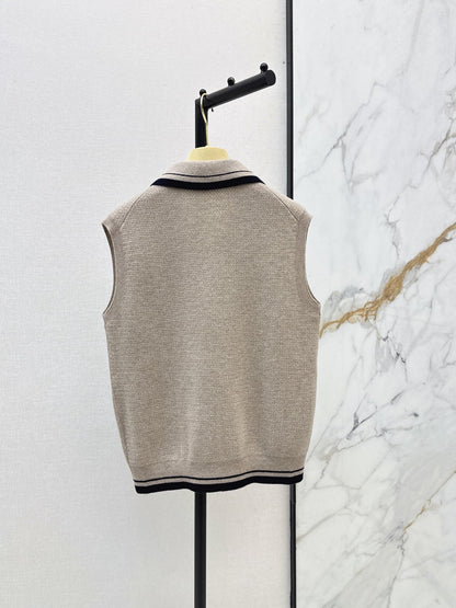 26FW New Embroidered Micro-Logo Cashmere Vest with Youthful Lapel 🩶