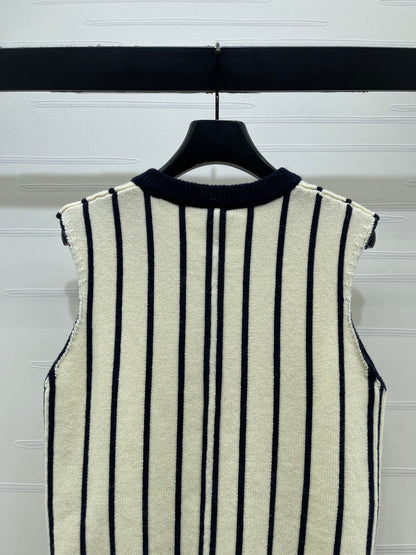 26FW New Vertical-Stripe V-Neck Knit Vest