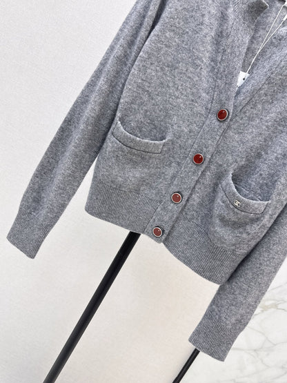 🔥Highest Quality🔥26FW New V-Neck Long-Sleeve Knit Cardigan 🩶